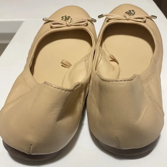 Vince Camuto flats - Picture 2 of 4